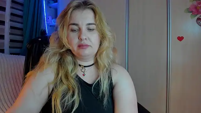 Snapshot of CoraSwon chatting on 03-29-26, 04:40 CoraSwon online show from 03-29-26, 04:40