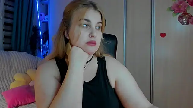 Snapshot of CoraSwon chatting on 03-30-26, 05:25 CoraSwon online show from 03-30-26, 05:25