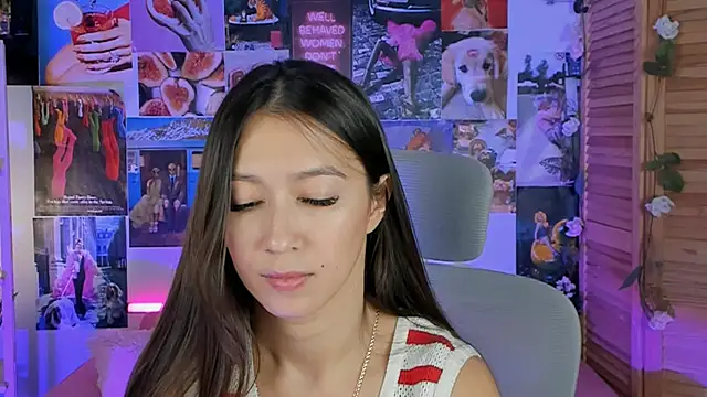 LanaBaker online show from 12-24-24, 06:11