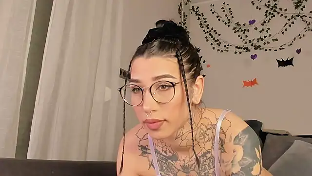 Snapshot of Lilith_Lux chatting on 12-05-24, 08:11 Lilith Lux online show from 12-05-24, 08:11