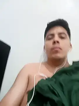 Snapshot of Fiel77 chatting on 10-26-25, 10:47 Fiel77 online show from 10-26-25, 10:47