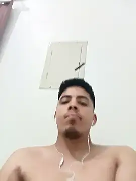 Snapshot of Fiel77 chatting on 11-16-25, 10:26 Fiel77 online show from 11-16-25, 10:26