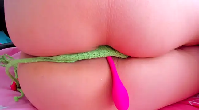 Snapshot of KarelySexy chatting on 01-29-25, 03:15 KarelySexy online show from 01-29-25, 03:15