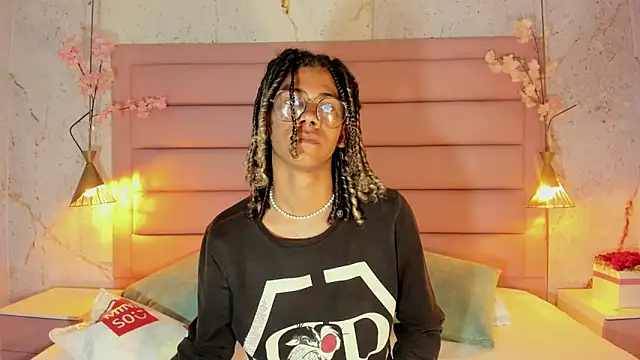 Maxim-Walker online show from 09-26-25, 02:48