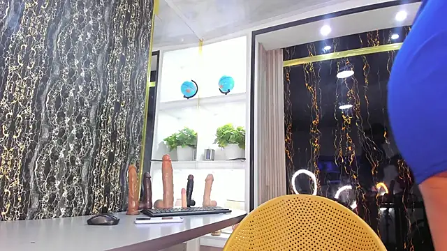 AmberNix online show from 02-08-25, 01:44