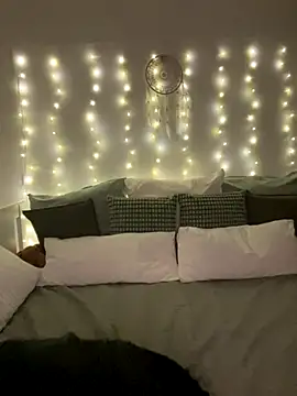 Snapshot of Off__Melonenmandy chatting on 11-16-25, 04:45 Off Melonenmandy online show from 11-16-25, 04:45