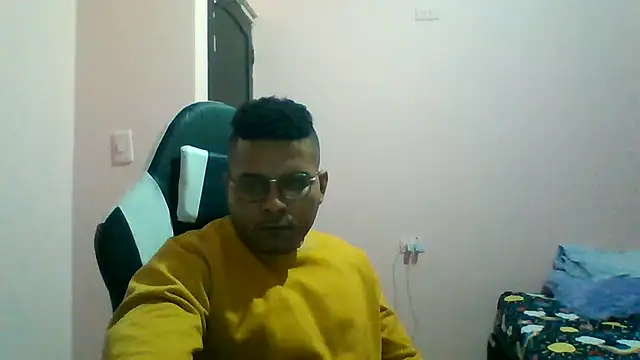 Snapshot of SaucyAffair0 chatting on 06-25-26, 11:53 SaucyAffair0 online show from 06-25-26, 11:53