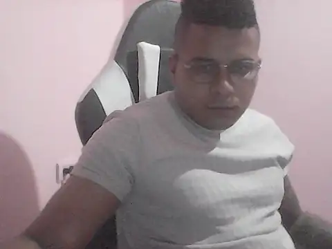 Snapshot of SaucyAffair0 chatting on 06-28-26, 05:52 SaucyAffair0 online show from 06-28-26, 05:52