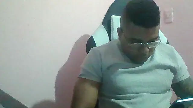 Snapshot of SaucyAffair0 chatting on 07-05-26, 02:07 SaucyAffair0 online show from 07-05-26, 02:07