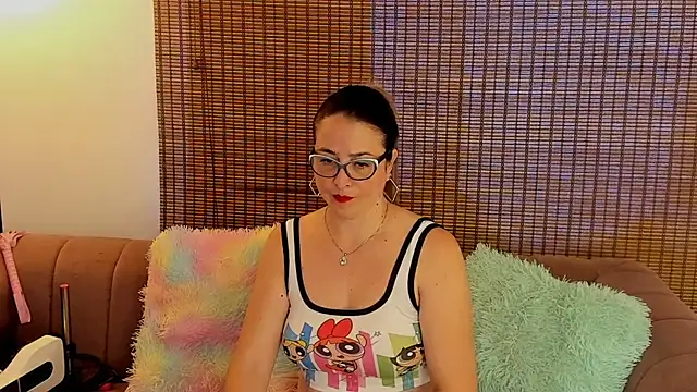 Snapshot of ariana_cross chatting on 06-27-26, 01:06 ariana cross online show from 06-27-26, 01:06