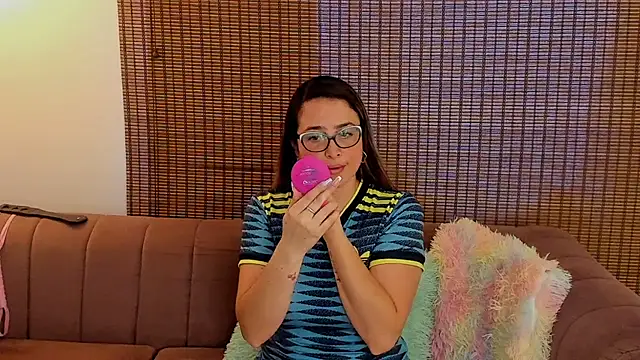 Snapshot of ariana_cross chatting on 07-07-26, 12:42 ariana cross online show from 07-07-26, 12:42