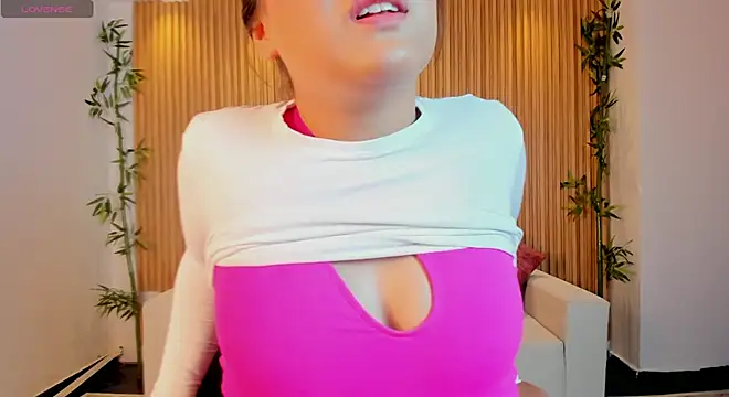 paulina sweett  online show from 04-18-26, 12:31