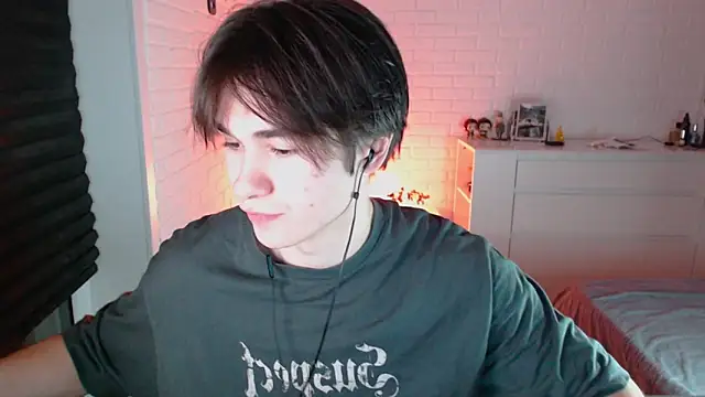 MarkusDean online show from 10-26-25, 04:57