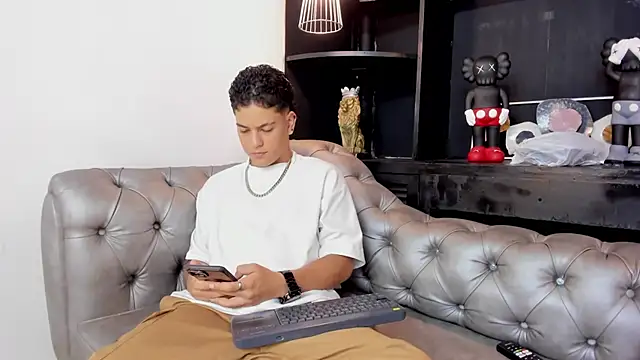 Levy Steve online show from 03-20-25, 05:13