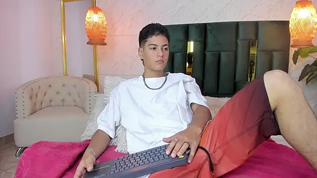 Levy Steve online show from 11-13-25, 03:38