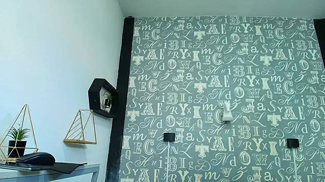 Lindsey8 online show from 11-26-25, 12:39