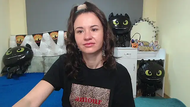 KaraCriegs online show from 10-15-25, 05:24