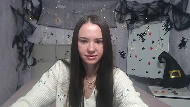 KaraCriegs online show from 10-18-25, 05:14