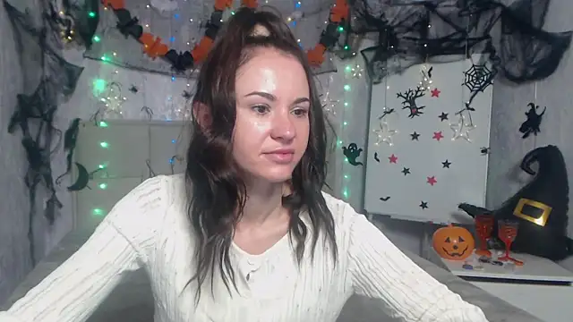 KaraCriegs online show from 10-23-25, 05:23