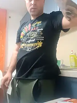 LucianM6 online show from 11-12-25, 03:01