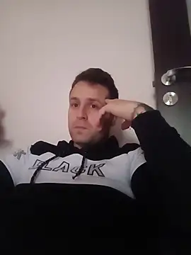 LucianM6 online show from 11-28-25, 09:12