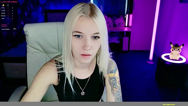 Snapshot of ShhhO_O chatting on 10-20-25, 10:27 ShhhO O online show from 10-20-25, 10:27