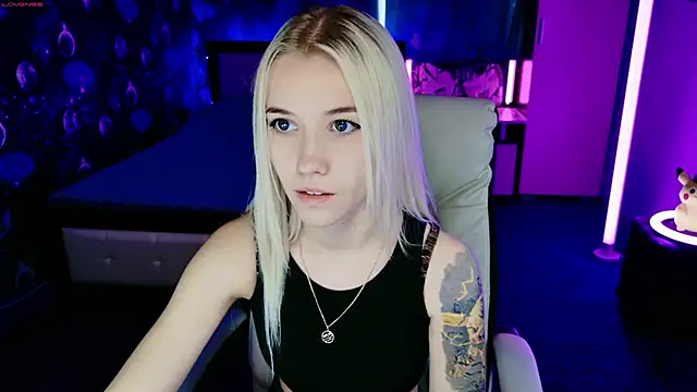 Snapshot of ShhhO_O chatting on 11-07-25, 11:10 ShhhO O online show from 11-07-25, 11:10