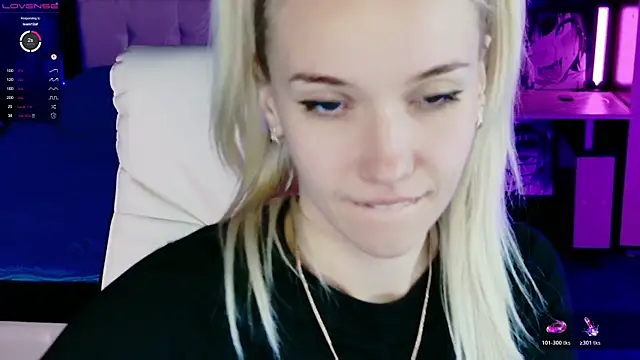 Snapshot of ShhhO_O chatting on 11-13-25, 04:50 ShhhO O online show from 11-13-25, 04:50