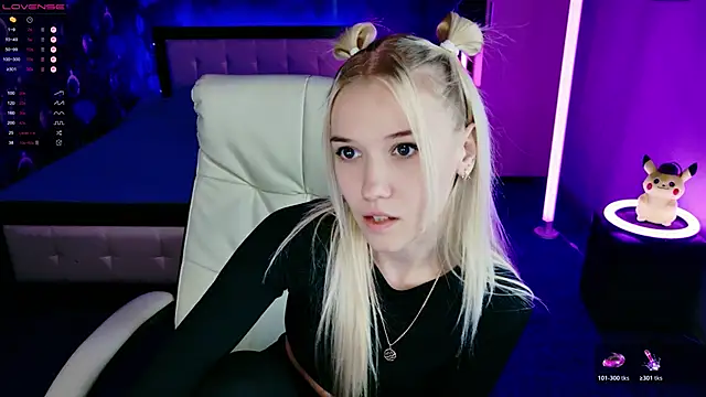 Snapshot of ShhhO_O chatting on 11-27-25, 01:02 ShhhO O online show from 11-27-25, 01:02