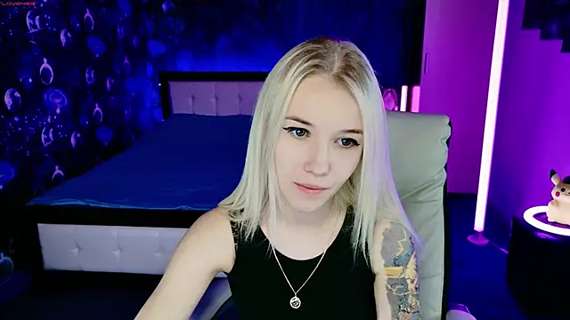 Snapshot of ShhhO_O chatting on 12-05-25, 01:31 ShhhO O online show from 12-05-25, 01:31