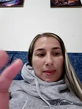 Iris love18 online show from 03-25-26, 03:45