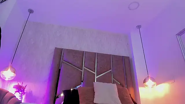 Martinaa Jones  online show from 04-14-26, 12:44