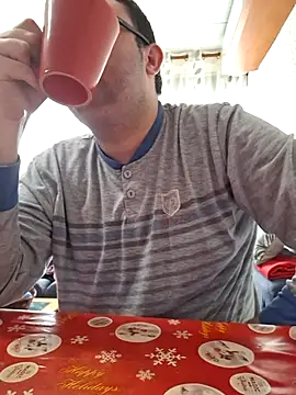 Javier bear online show from 02-28-26, 09:21