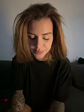 EmiliaCatalina online show from 02-14-26, 02:52