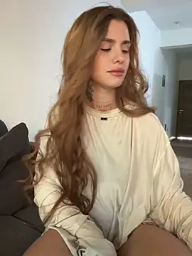 EmiliaCatalina online show from 03-13-26, 09:43