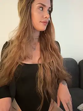 EmiliaCatalina online show from 05-24-26, 07:41