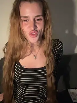EmiliaCatalina online show from 06-04-26, 12:05