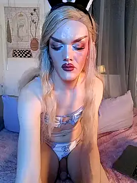 Snapshot of LillyAmore chatting on 12-29-24, 07:43 LillyAmore online show from 12-29-24, 07:43