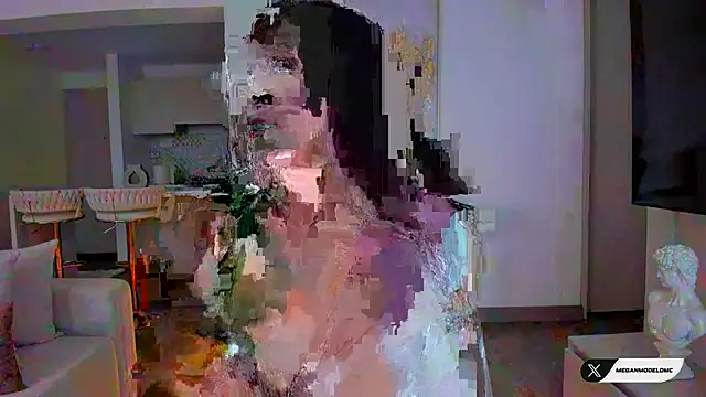 Snapshot of missmegann chatting on 10-23-25, 01:10 missmegann online show from 10-23-25, 01:10