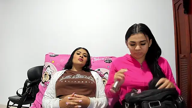 Snapshot of youlittle_perverts chatting on 12-12-24, 01:06 youlittle perverts online show from 12-12-24, 01:06