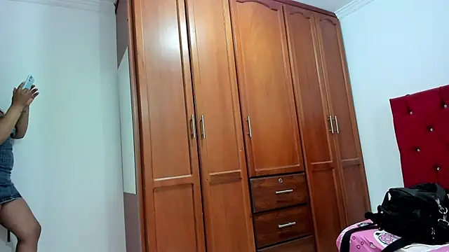 Snapshot of youlittle_perverts chatting on 10-04-25, 07:01 youlittle perverts online show from 10-04-25, 07:01