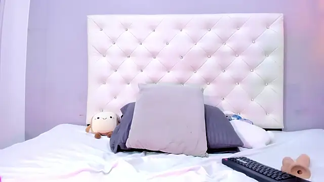 NICOLSKINNY1 online show from 02-21-26, 08:32