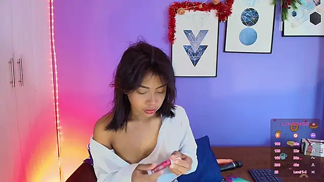 Snapshot of cinnamon_kyla chatting on 12-17-24, 06:31 cinnamon kyla online show from 12-17-24, 06:31