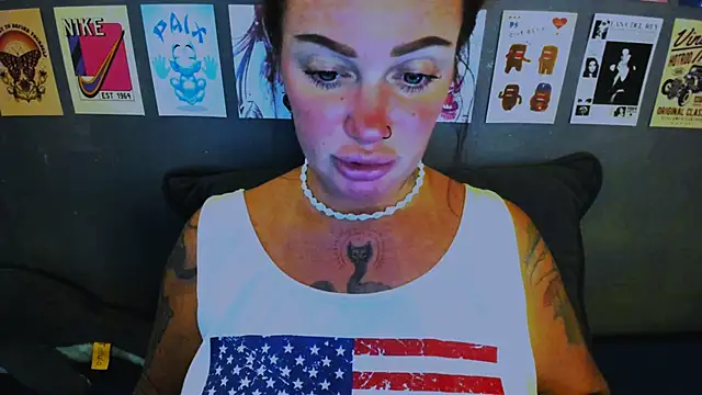 EllieOz online show from 04-13-26, 04:56