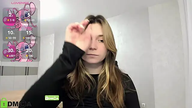 Snapshot of SweetMonicka chatting on 01-03-25, 04:37 SweetMonicka online show from 01-03-25, 04:37