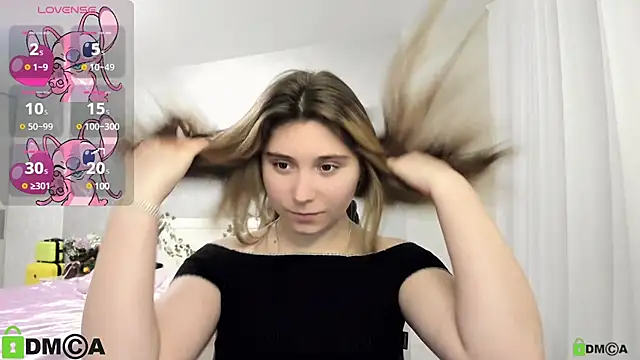 Snapshot of SweetMonicka chatting on 01-31-25, 03:33 SweetMonicka online show from 01-31-25, 03:33