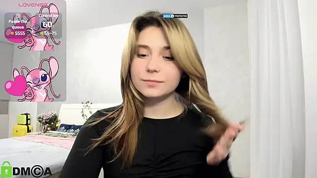 Snapshot of SweetMonicka chatting on 02-02-25, 07:04 SweetMonicka online show from 02-02-25, 07:04