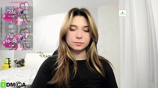 Snapshot of SweetMonicka chatting on 02-05-25, 06:59 SweetMonicka online show from 02-05-25, 06:59