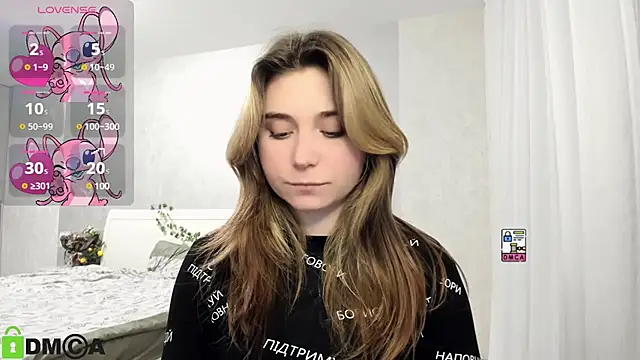 Snapshot of SweetMonicka chatting on 02-11-25, 05:40 SweetMonicka online show from 02-11-25, 05:40