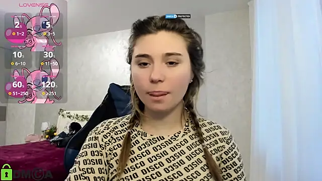 Snapshot of SweetMonicka chatting on 02-21-25, 03:32 SweetMonicka online show from 02-21-25, 03:32